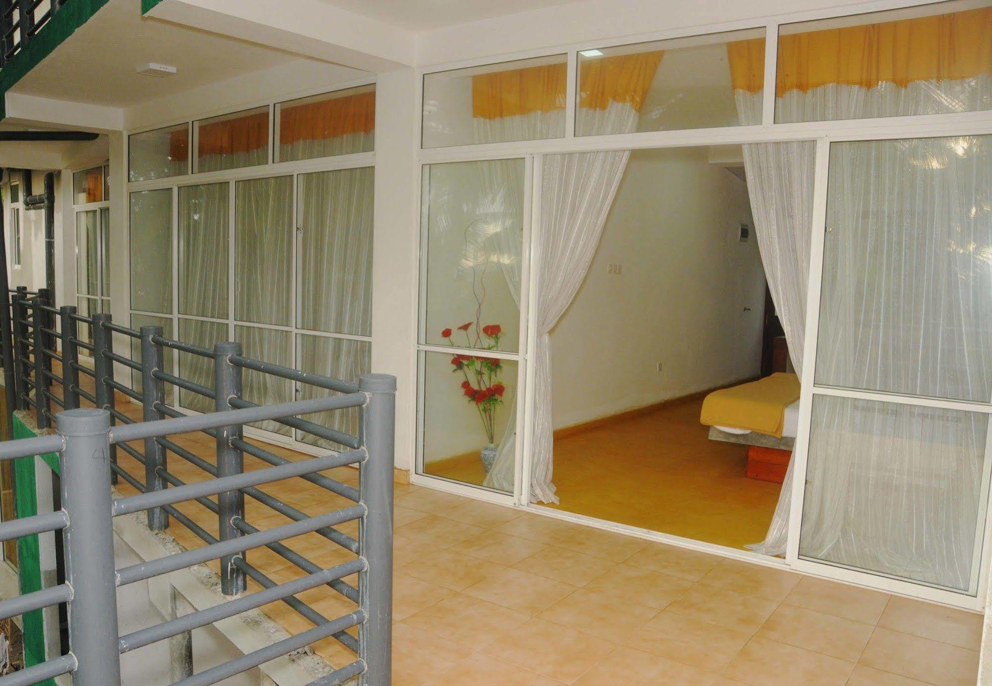 New Shangrela Beach Resort Ambalangoda  Exterior foto